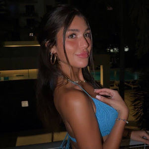 Meet your Posher, Christina